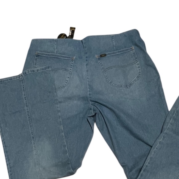 Lee Women's Heritage High Rise Pull On Flare Jean Size XXL NWT - Picture 5 of 13